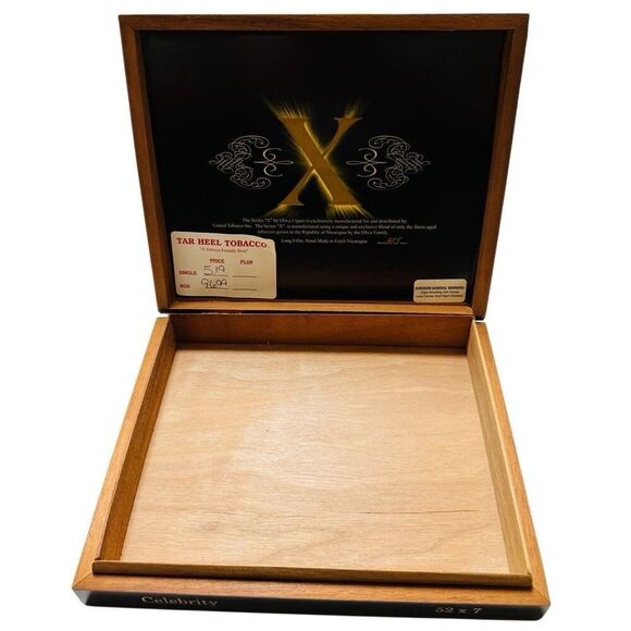 Republica De Nicaragua  Black Empty Cigar Wooden Box - Picture 6 of 6